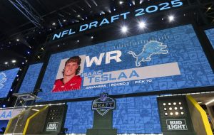 Lions News: ESPN Insider زمینه مهمی را به انتخاب اسحاق Teslaa می دهد